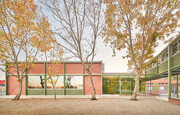 موسسه بادیا مارگاریت ؛ وقتی معماری معاصر به یک مدرسه جانی تازه می بخشد